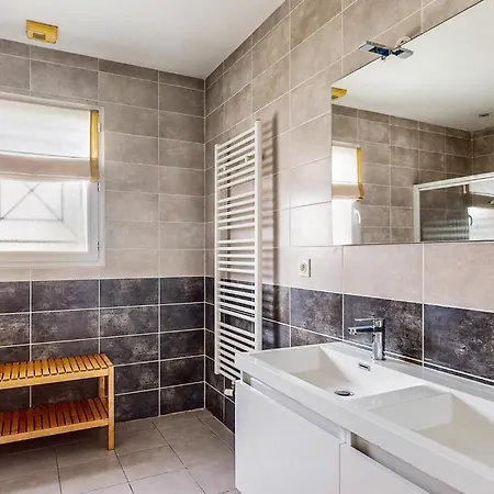 Ferienhaus Amazing In Saint-georges-de-didon With Wifi *