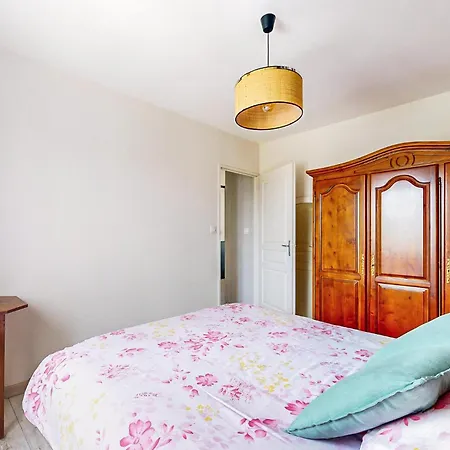Ferienhaus Amazing In Saint-georges-de-didon With Wifi *