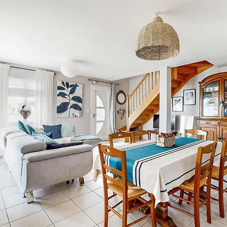Ferienhaus Amazing In Saint-georges-de-didon With Wifi