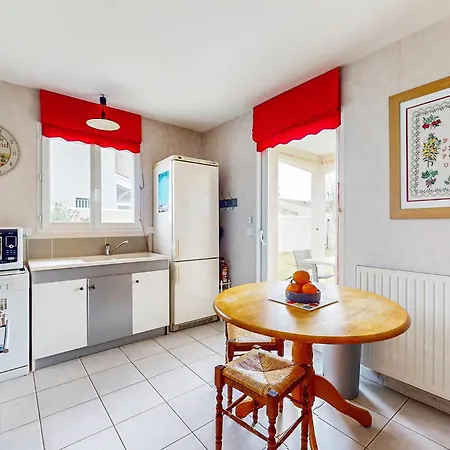 Ferienhaus Amazing In Saint-georges-de-didon With Wifi Saint-Georges-de-Didonne