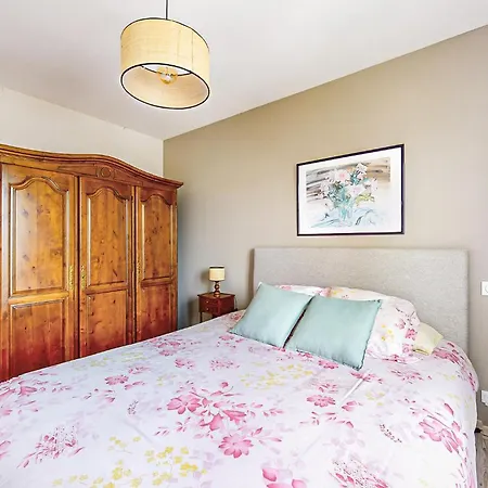 Amazing In Saint-georges-de-didon With Wifi