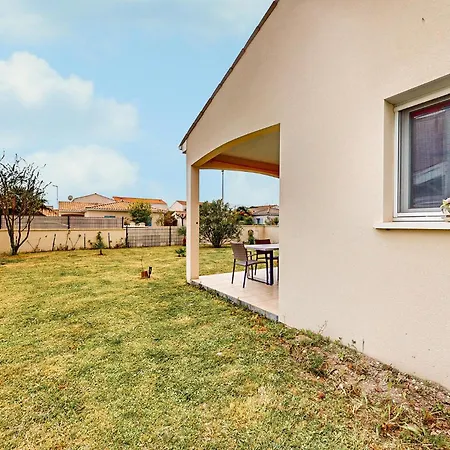Ferienhaus Amazing In Saint-georges-de-didon With Wifi